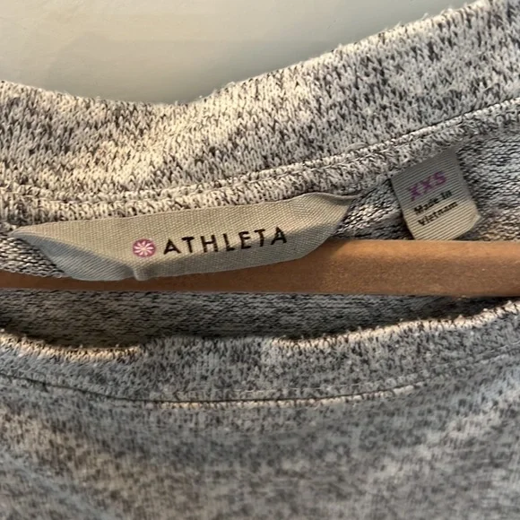 Athleta Long Sleeve Grey Marled Lightweight Sweater - Picture 2 of 5